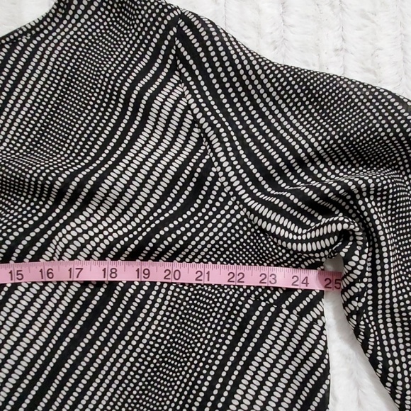 APOSTROPHE WOMAN•1-2X•Blk & wh blouse•pretty - Picture 7 of 12